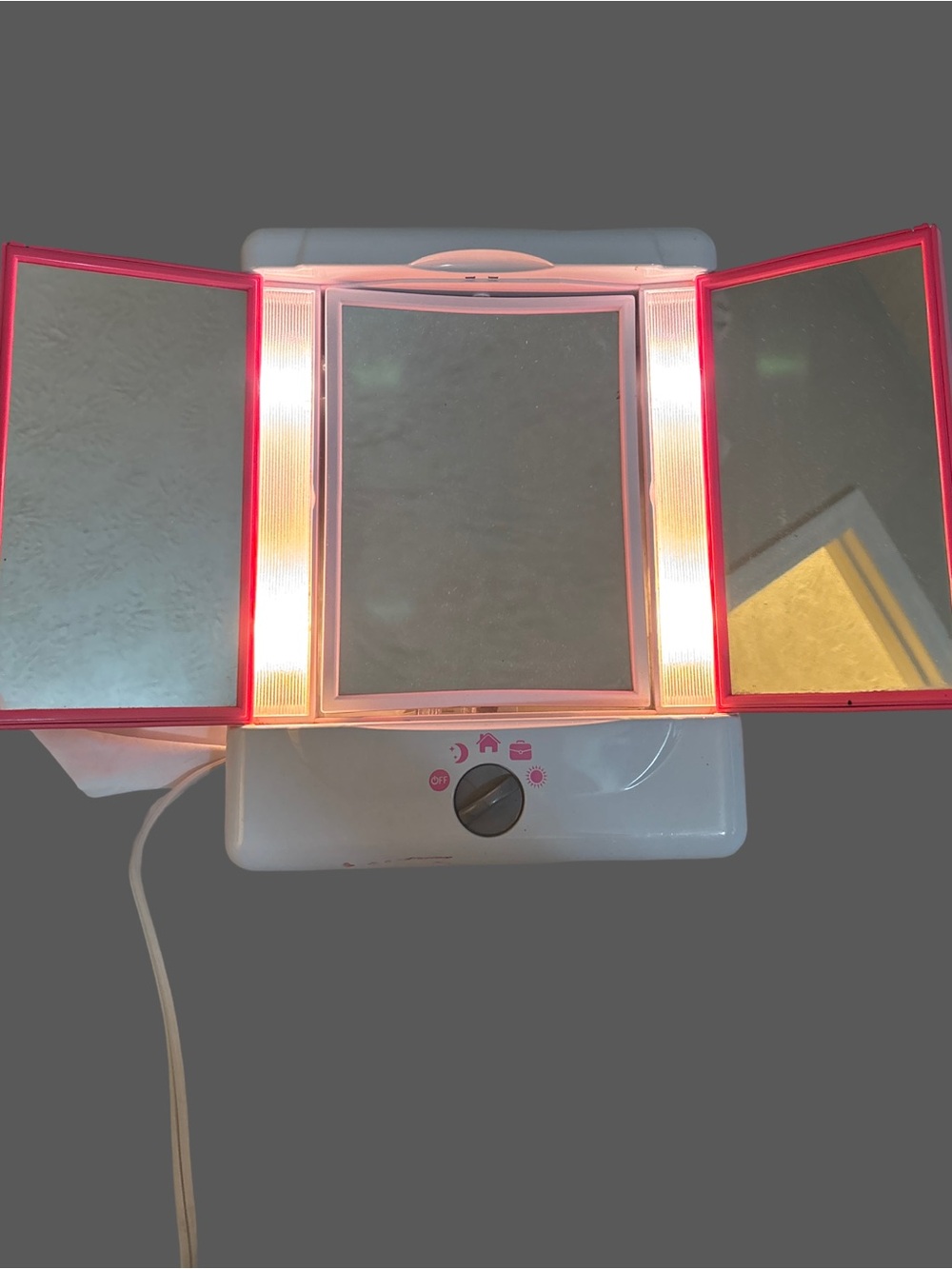 Vintage Conair True Visions Lighted Makeup Mirror.